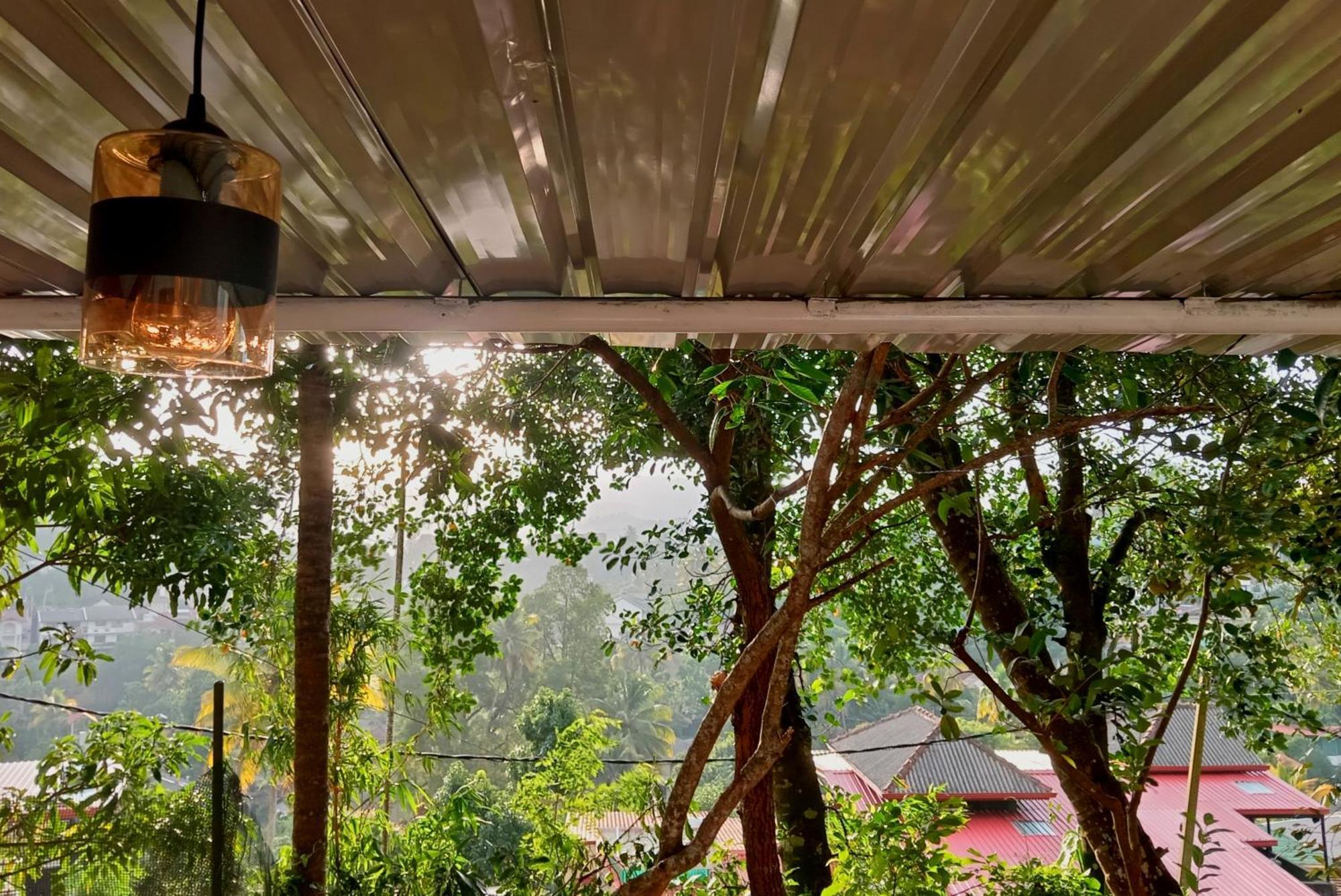 Fly Infinity - Home Stay Kandy Eksteriør billede