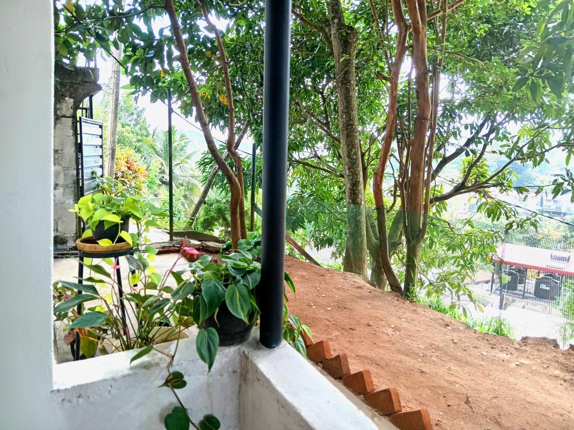 Fly Infinity - Home Stay Kandy Eksteriør billede