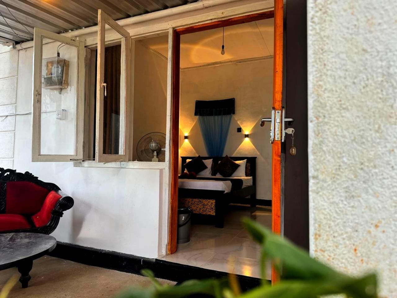 Fly Infinity - Home Stay Kandy Eksteriør billede