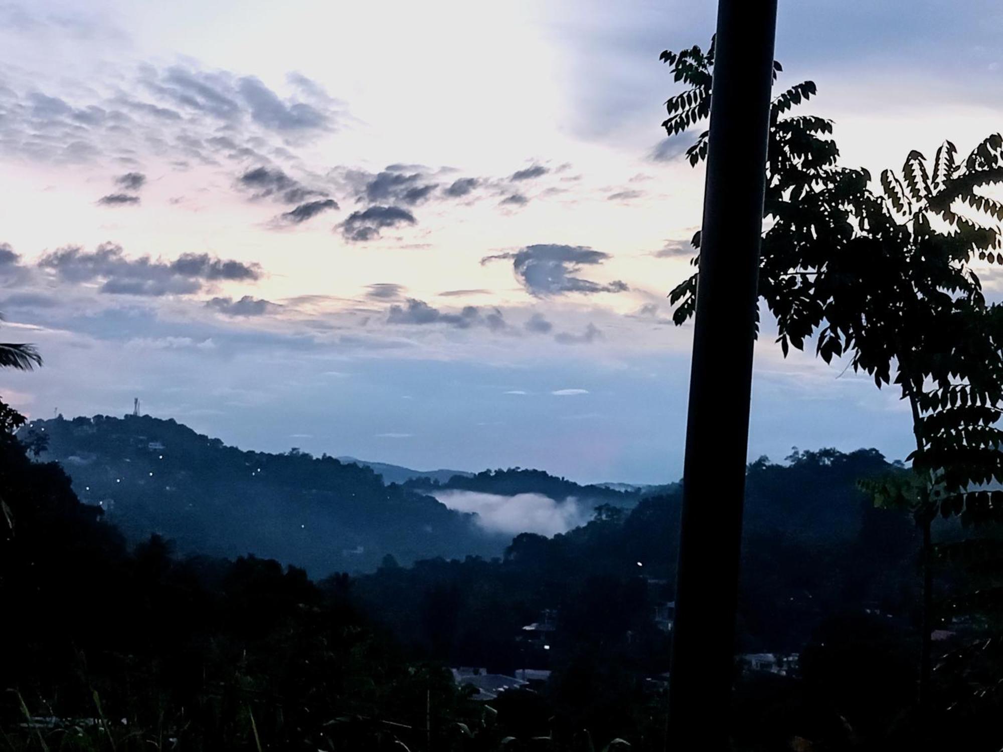 Fly Infinity - Home Stay Kandy Eksteriør billede